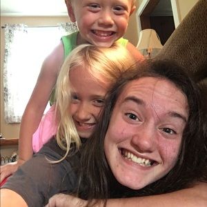 Meet your Posher, Kayla